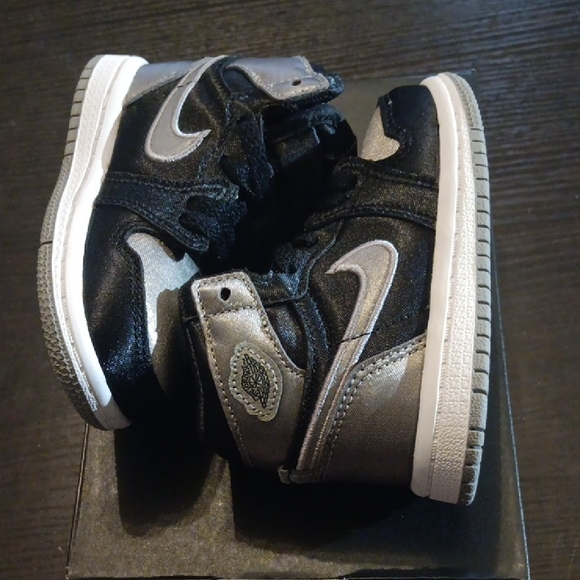 Jordan 1 Retro High OG Satin Shadow (TD) Kids 5c NWBOX - Picture 8 of 10